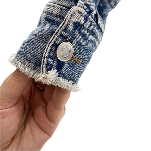 Boutique Women’s S Patch Together Denim Trucker Jacket Blue Acid Wash Oversized - Picture 7 of 13